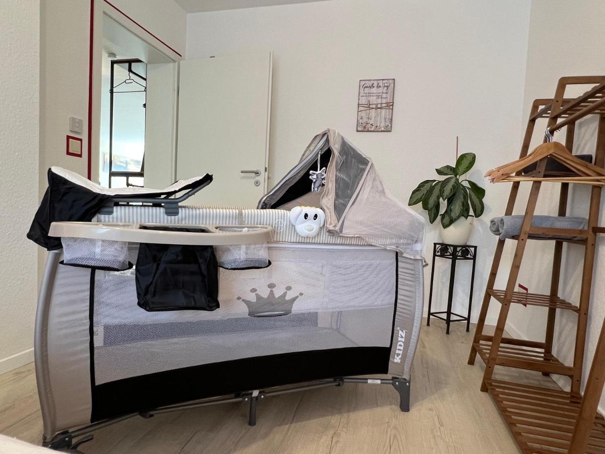 Golden Design Apartment Familie Business 6 Pers Buero Fitnessecke Naehe Messe Dus 1000 Mbit Duisburg Exterior photo